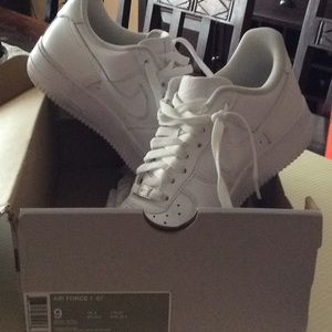 Nike Air Force 1 Low Top - 1x worn. Like new. Sz.9
